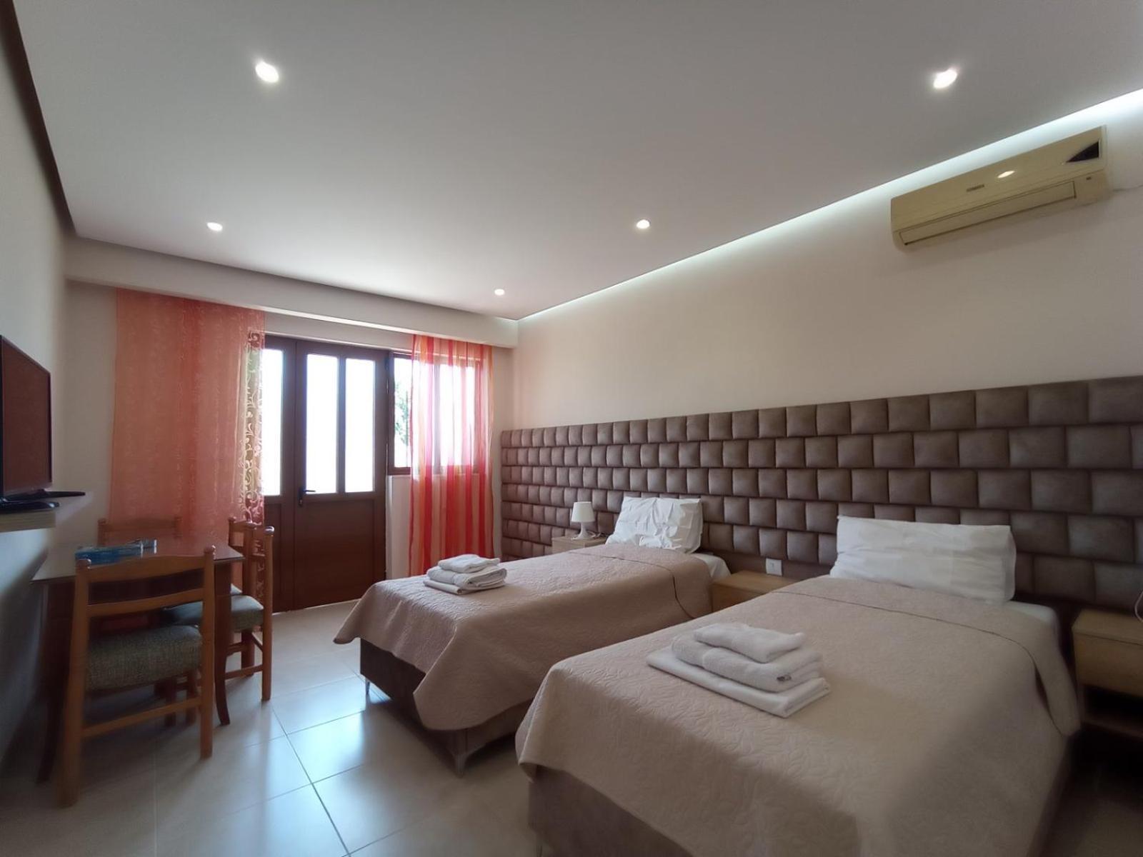 Achilles Apartments Sarandë Eksteriør bilde