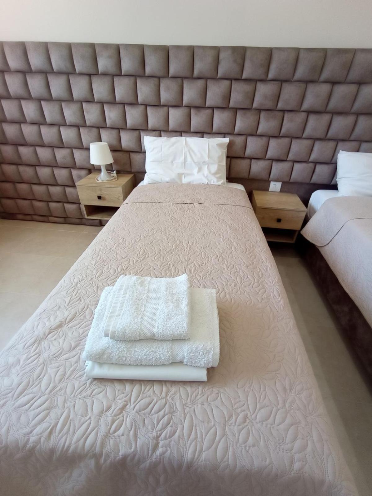 Achilles Apartments Sarandë Eksteriør bilde